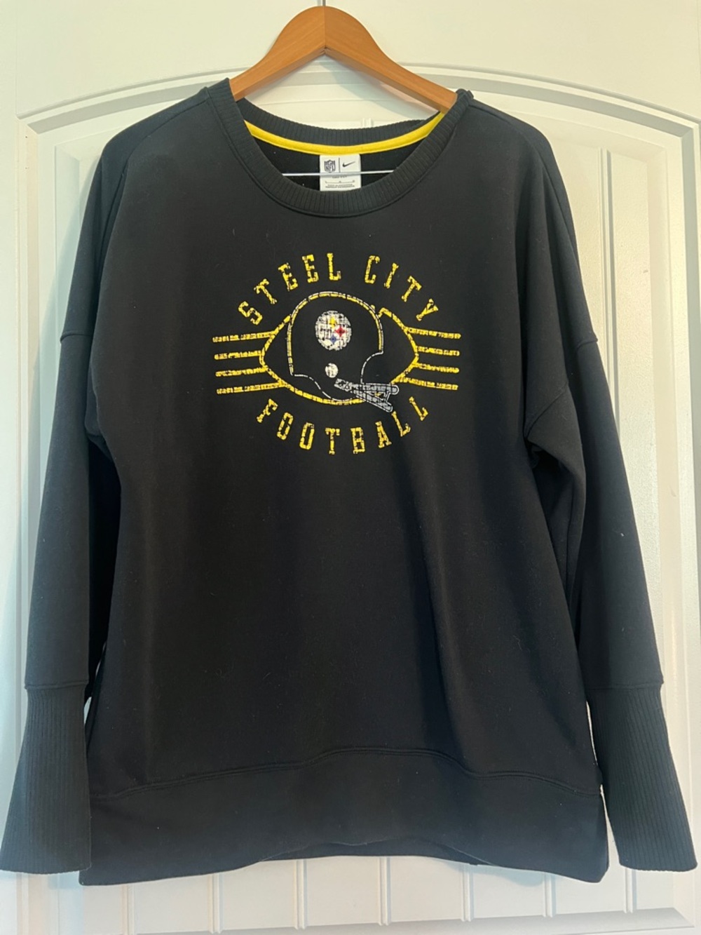 NIKE Pittsburg Steeler Football Sweatshirt Large